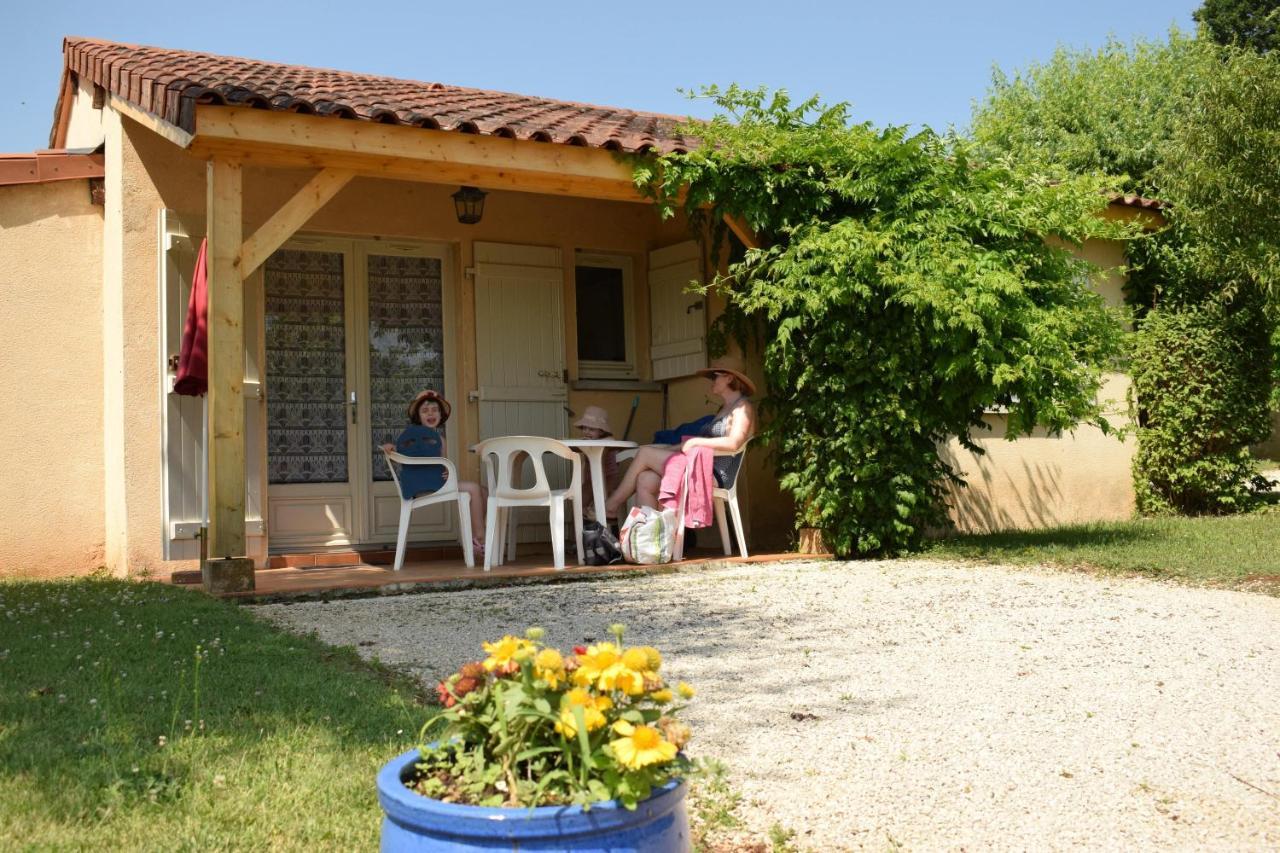 Village De Le Châtenet Hébergement de vacances Thonac