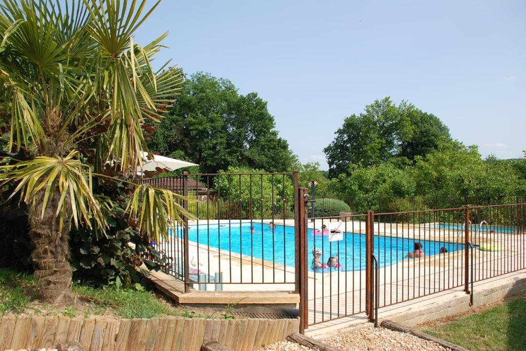 Village De Le Châtenet Hébergement de vacances Thonac